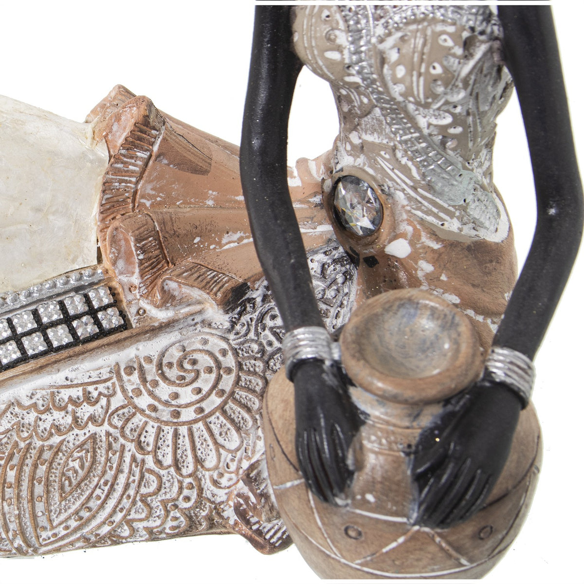 FIGURA AFRICANA SEDUTA BIANCO E ORO - Camacho